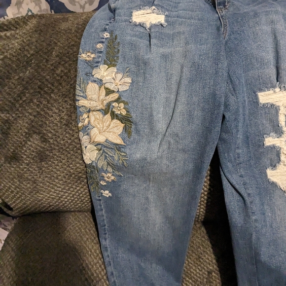 Women's distress plus size 16W jeans - Picture 7 of 9